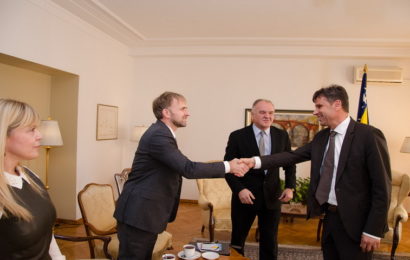 Premijer Novalić primio ambasadore Sadovića i Marića