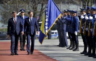 Slovenski premijer Miro Cerar dočekan uz najviše počasti