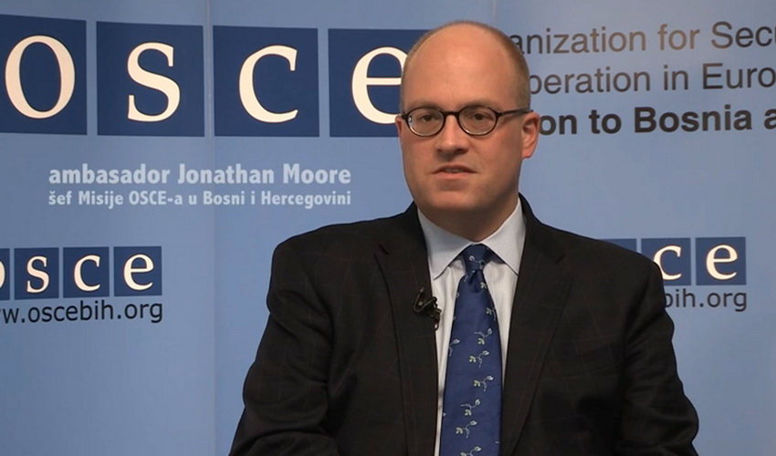 Šef misije OSCE-a u BiH Jonathan Moore u Banja Luci: Bosanski jezik postoji vijekovima